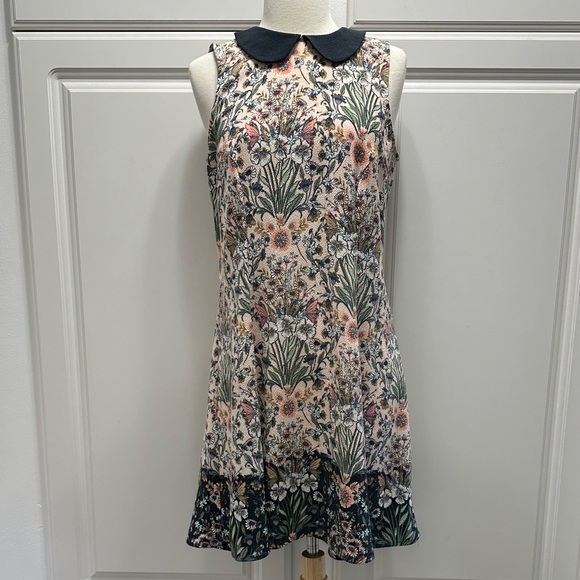 LC Lauren Conrad Dresses & Skirts - LC Lauren Conrad Floral Dress with Navy Collar